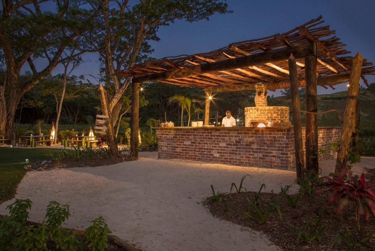 Hotel Six Senses Fiji à Solevu Extérieur photo